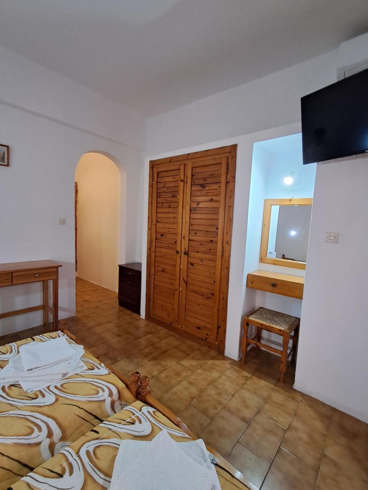 Camelia Studios Szkiáthosz Kültér fotó